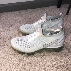 WHITE/PLATINUM/GREY NIKE VAPORMAX